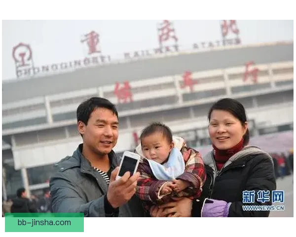瓜迪奥拉告别现场94岁父亲到场感动落泪温情瞬间 瓜迪奥拉告别现场94岁父亲到场感动落泪温情瞬间